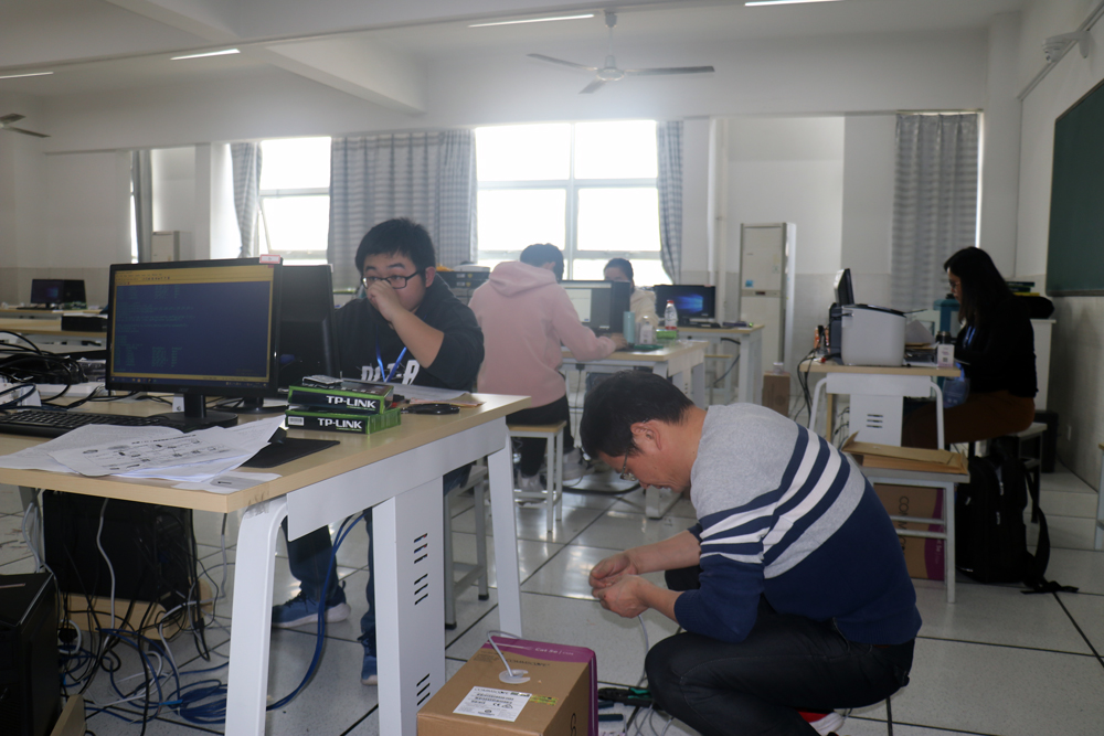 计算机教研室全力参与市技能大赛信息技术类赛事组织工作，展现专业担当与南京风采